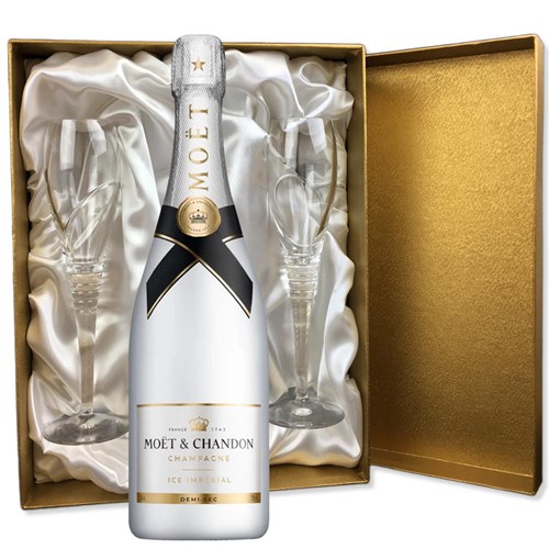 Moet and Chandon Ice White Imperial 75cl in Gold Presentation Set With Flutes